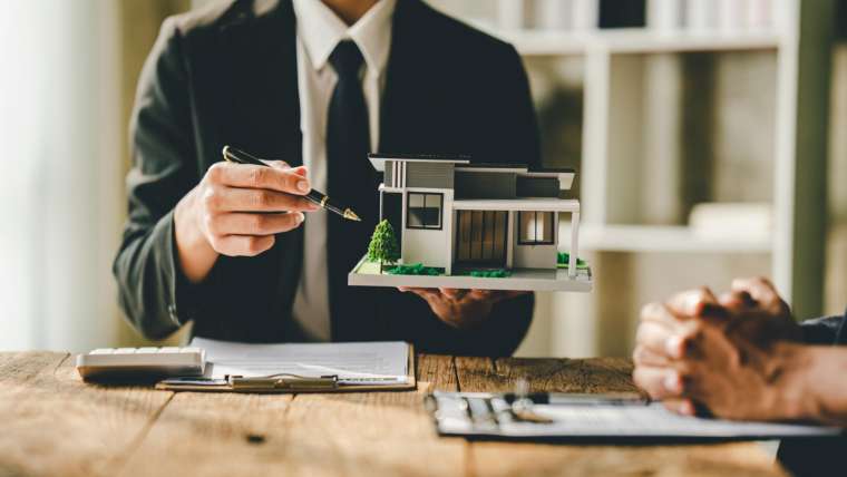 Massimizza il valore della tua proprietà con l’aiuto di un agente immobiliare