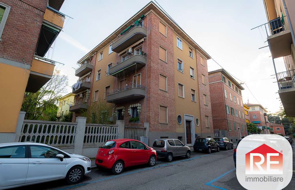 QUADRILOCALE IN VIA ACHILLINI