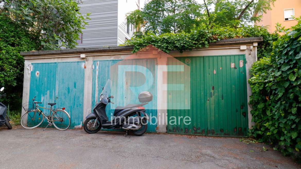 Garage in vendita zona Murri