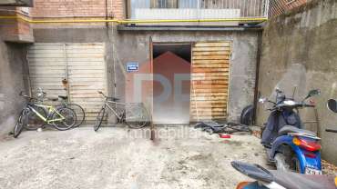 Casalecchio di Reno due Box con rampa di accesso privata