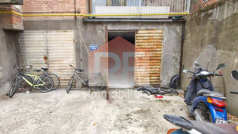Casalecchio di Reno due Box con rampa di accesso privata